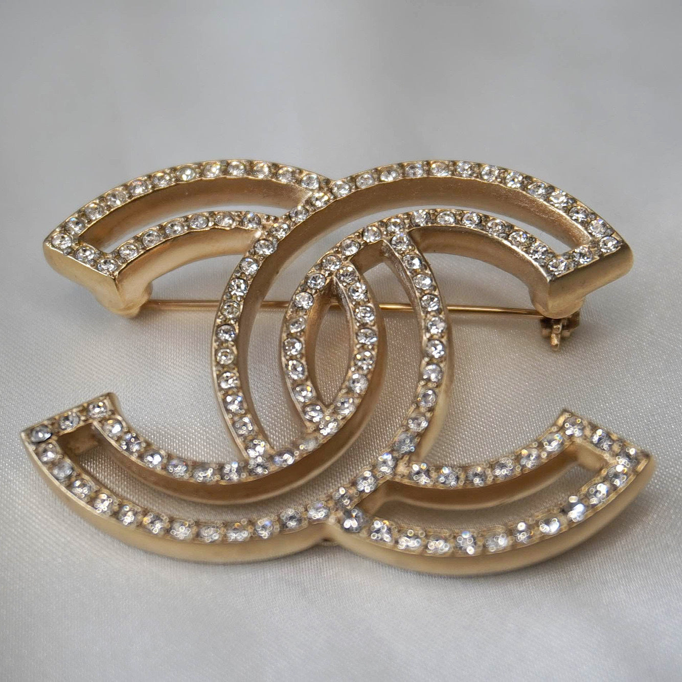 Chanel CC Strass Brooch