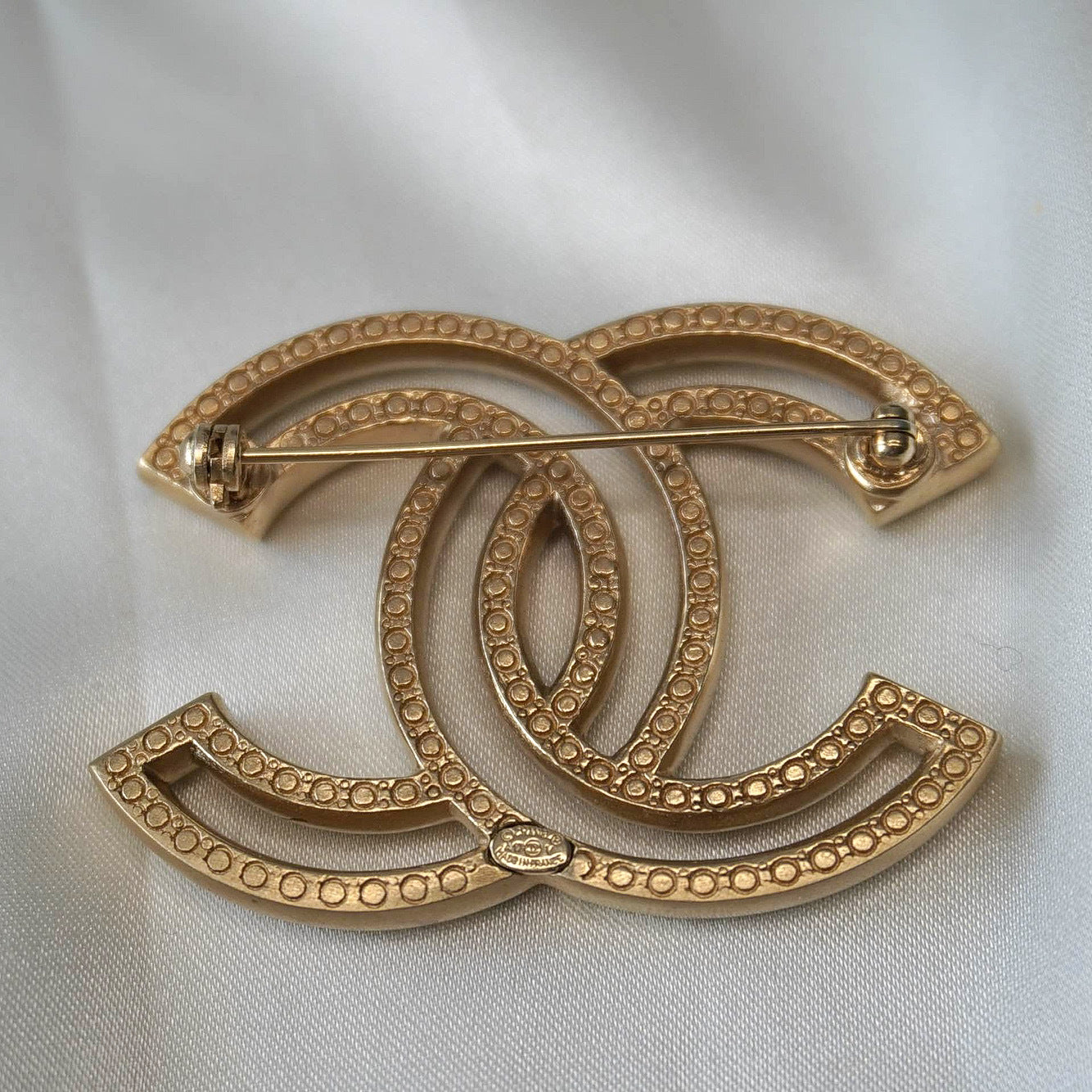 Chanel CC Strass Brooch