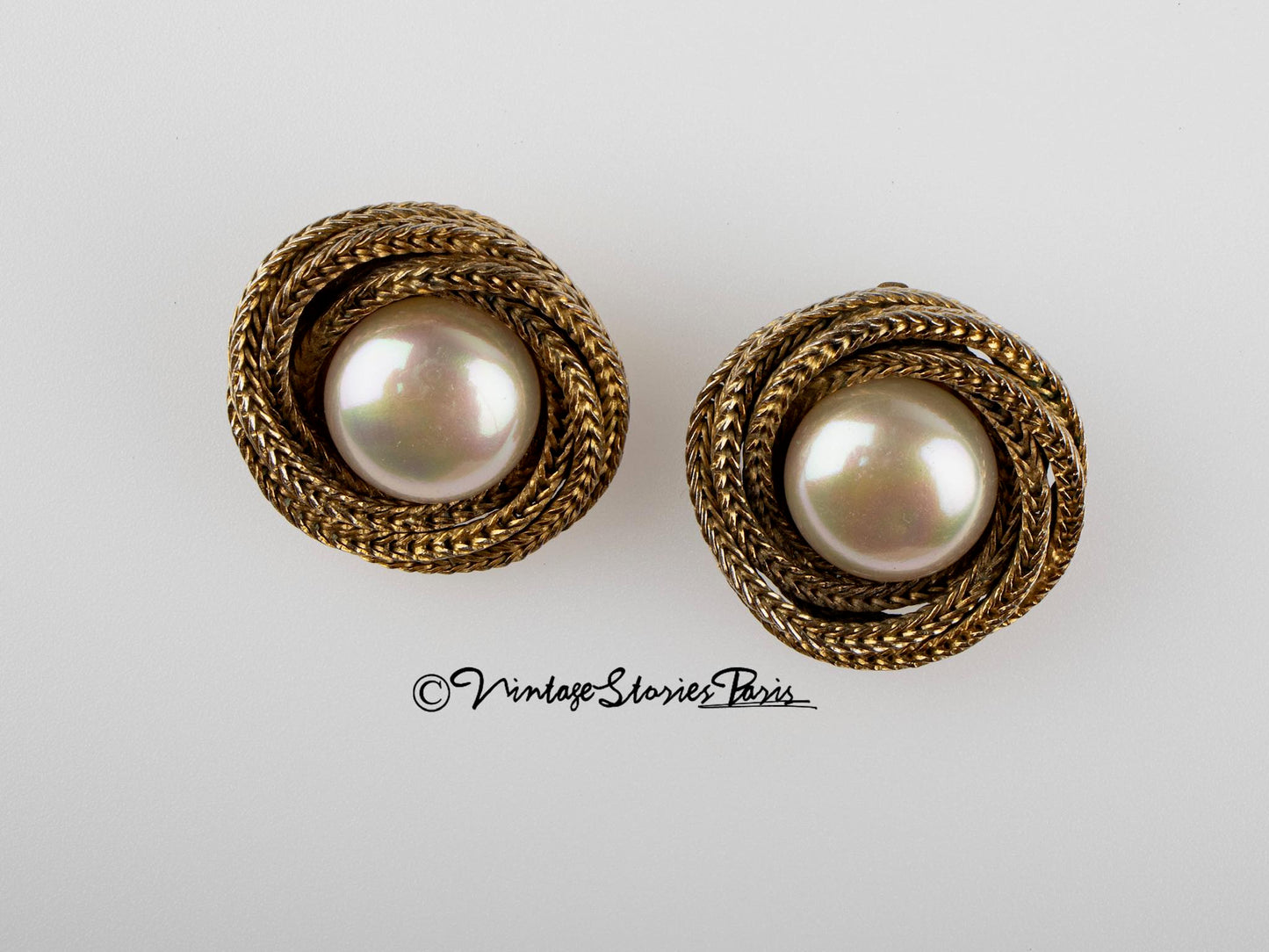 Vintage Chanel 3 Stars Clip Earrings in Gold Metal and Pearl