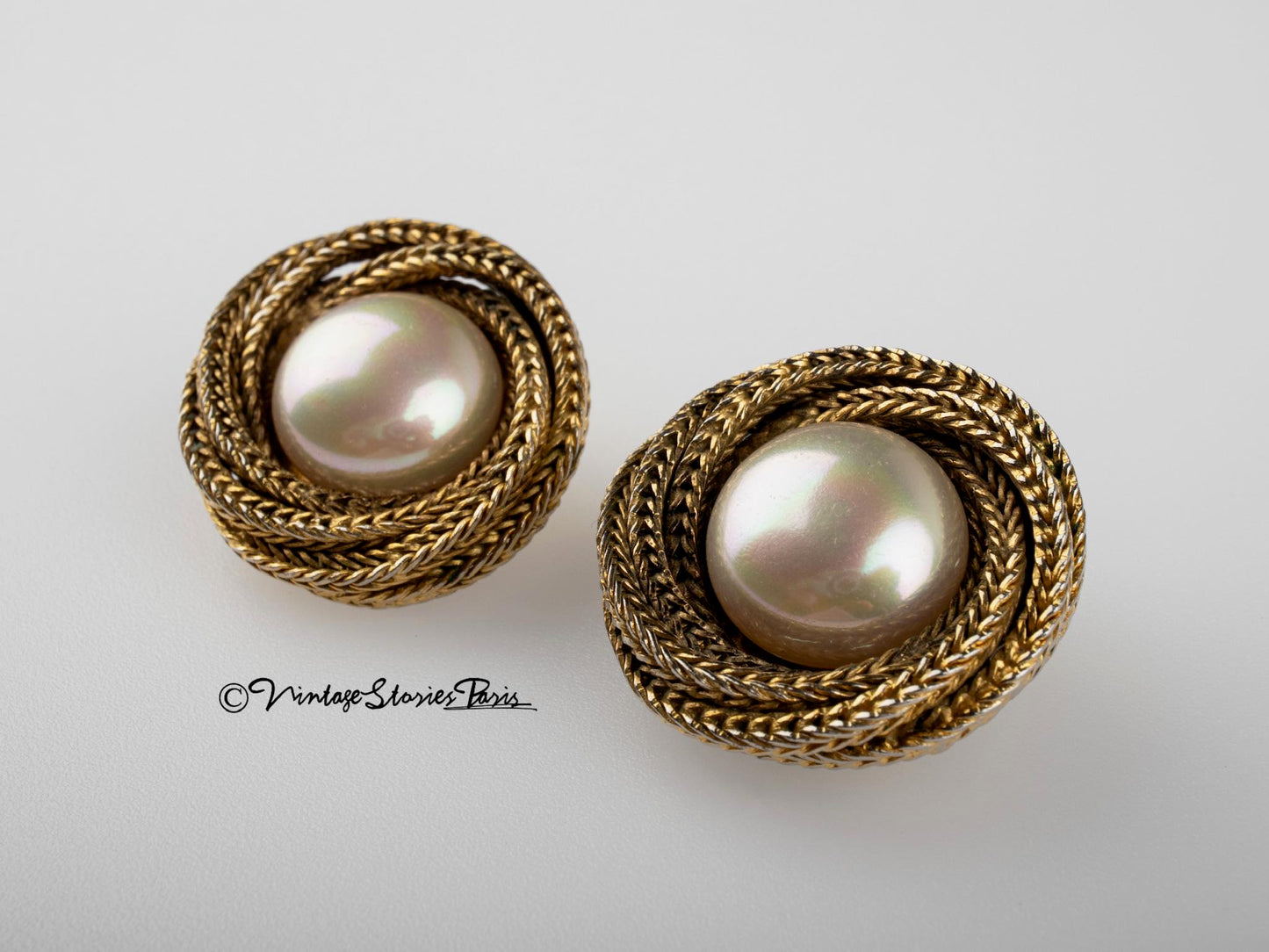 Vintage Chanel 3 Stars Clip Earrings in Gold Metal and Pearl